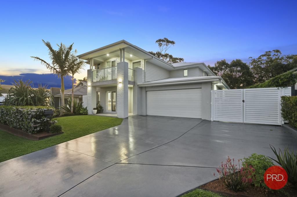 17 Watergum Cl, Sapphire Beach, NSW 2450