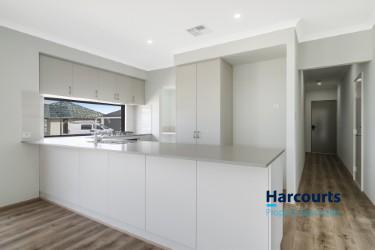 5 Bountiful Way, Treeby, WA 6164