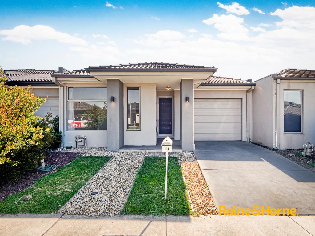 11 Cochin Dr, Clyde North, VIC 3978