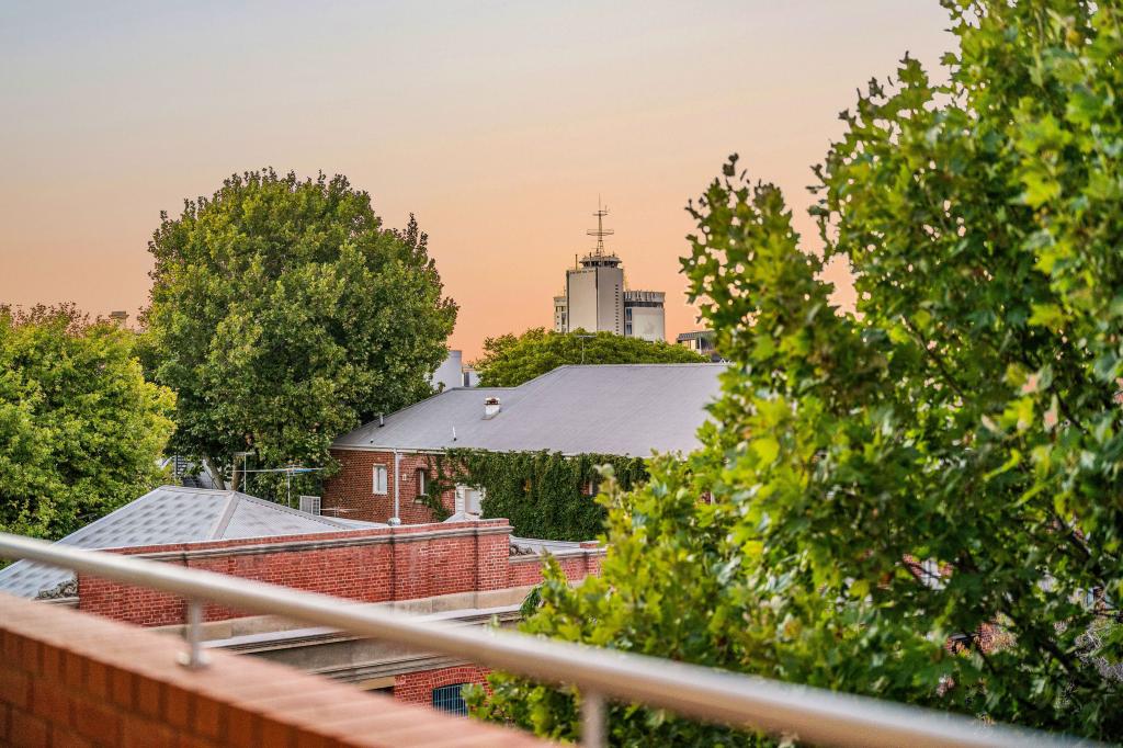 19/50 Pakenham St, Fremantle, WA 6160