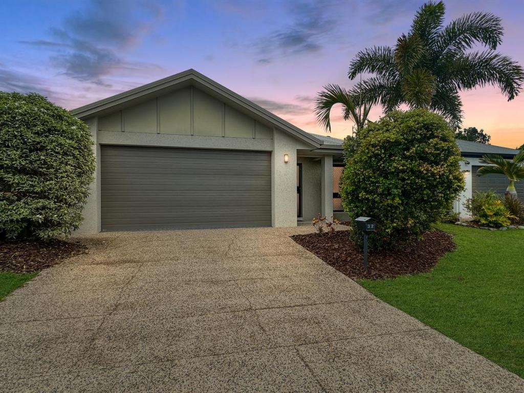 32 Singleton Cl, Smithfield, QLD 4878