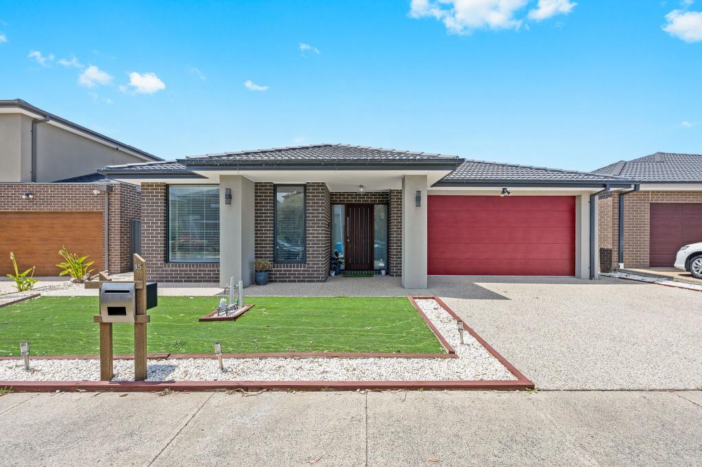 15 Hammersmith Way, Cranbourne East, VIC 3977