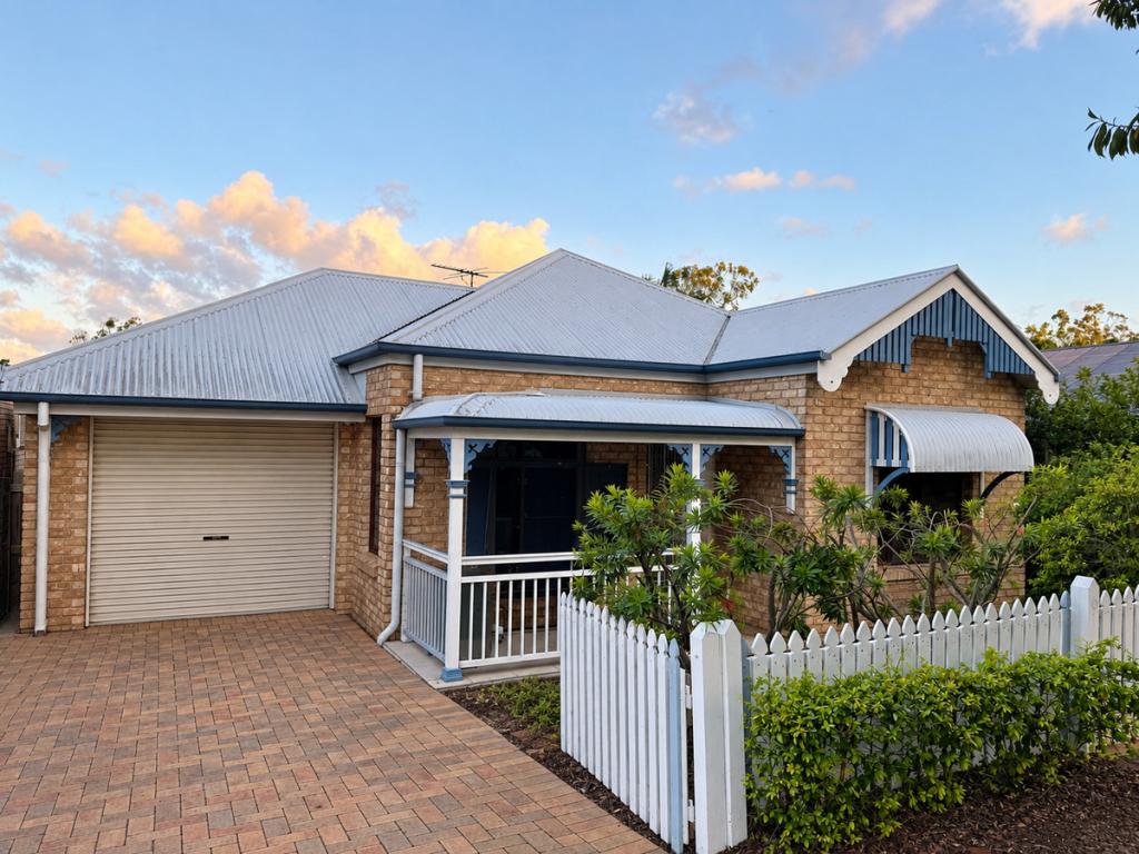 6 Queens Ct, Forest Lake, QLD 4078