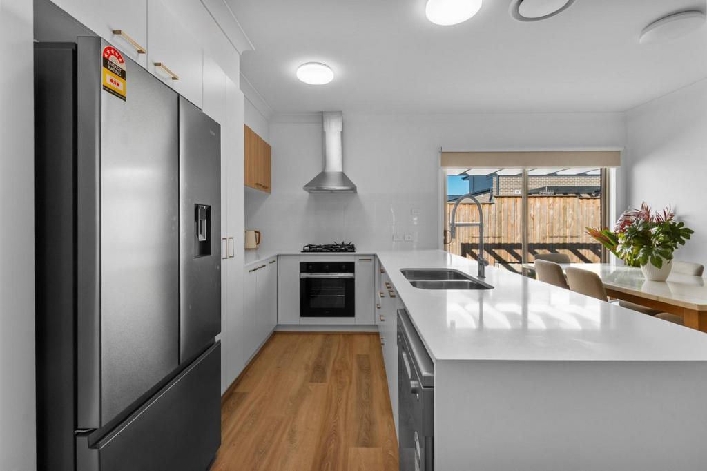 4 Latifa Gld, Riverstone, NSW 2765