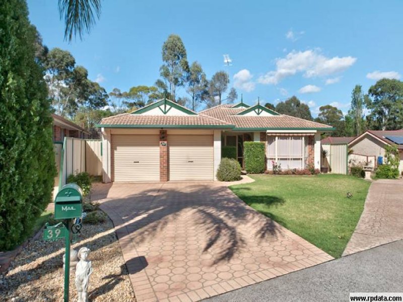 39 Outram Pl, Currans Hill, NSW 2567