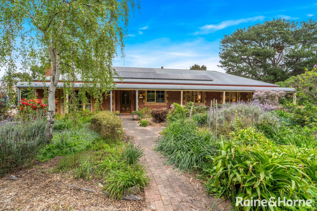 111 Sandy Creek Rd, Riddells Creek, VIC 3431