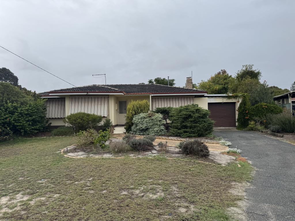 10 Hambledon Cres, Armadale, WA 6112