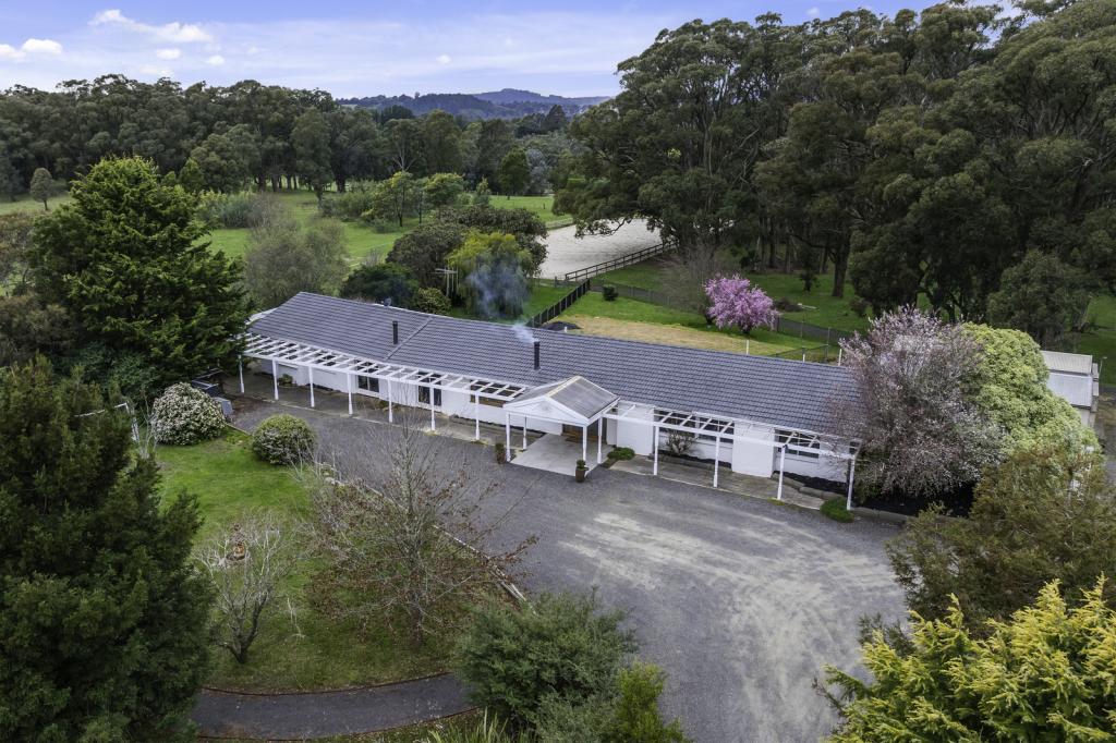 183 Harpers Rd, Woodend, VIC 3442