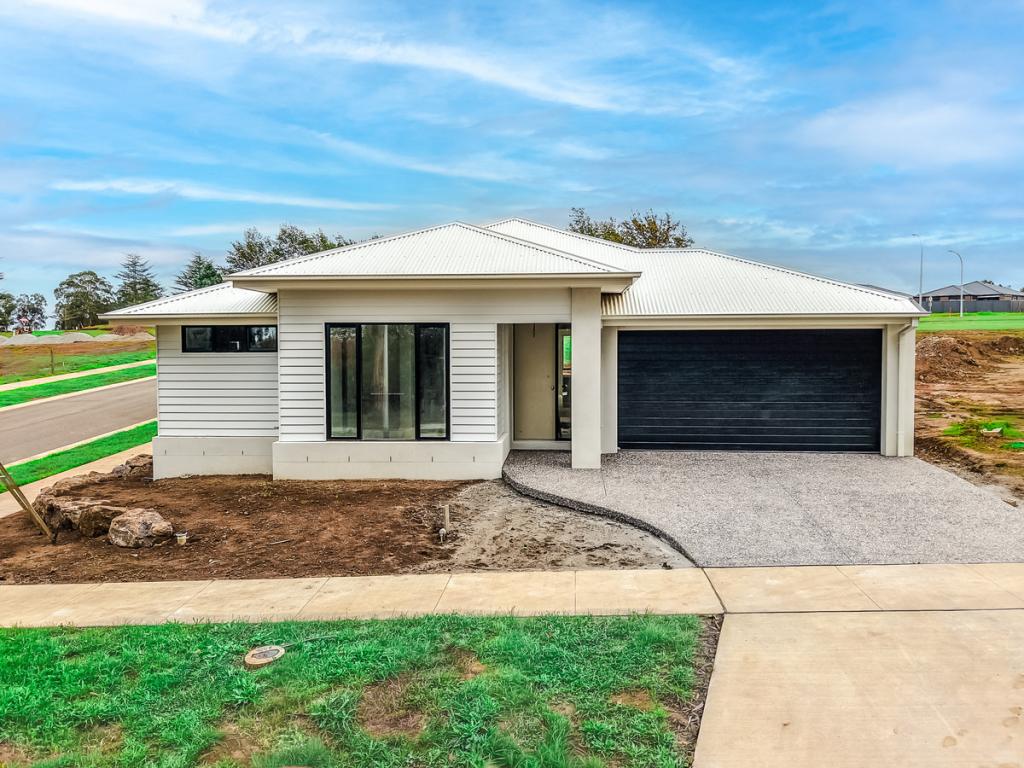 47 PLANTATION RD, DROUIN, VIC 3818