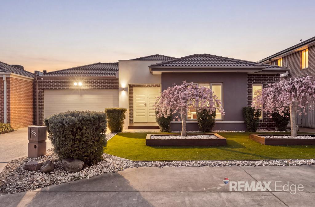 33 GRANDPARK CCT, POINT COOK, VIC 3030