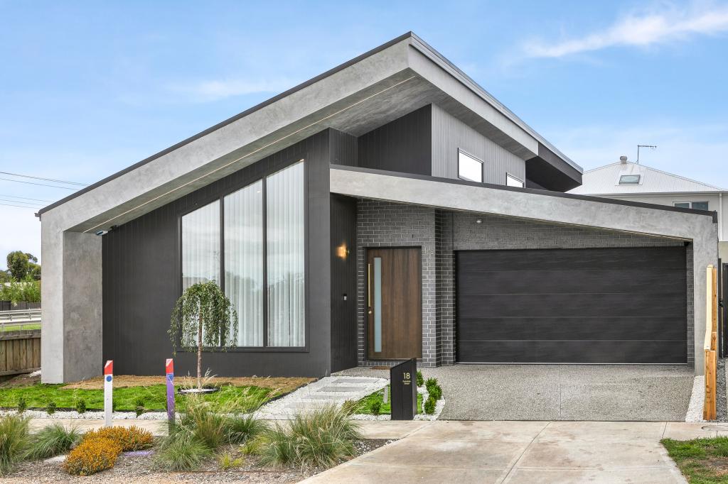 18 Parkdale St, Greenvale, VIC 3059