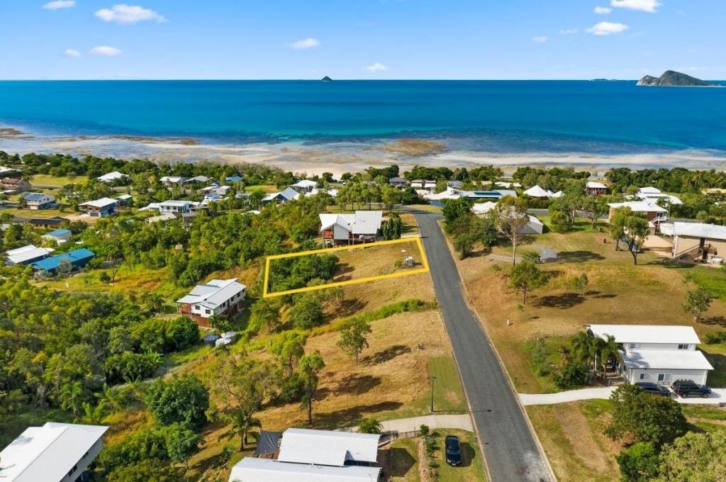 28 Roseric Cres, Hideaway Bay, QLD 4800