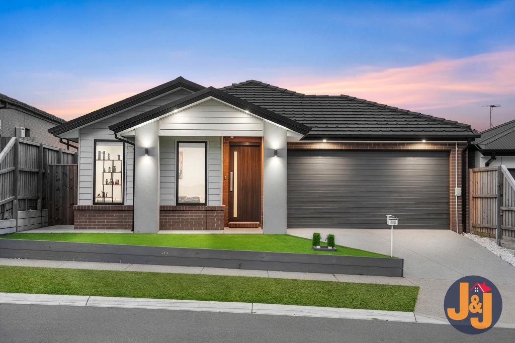 10 SPARROWHAWK DR, BEVERIDGE, VIC 3753