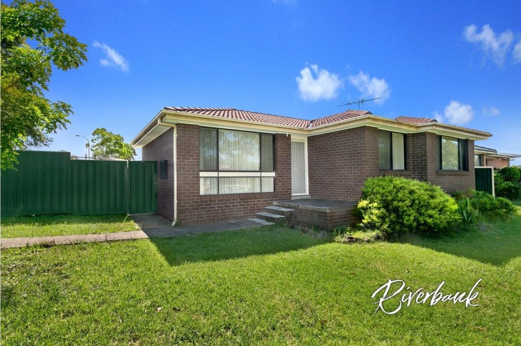 30 Shawnee St, Greenfield Park, NSW 2176