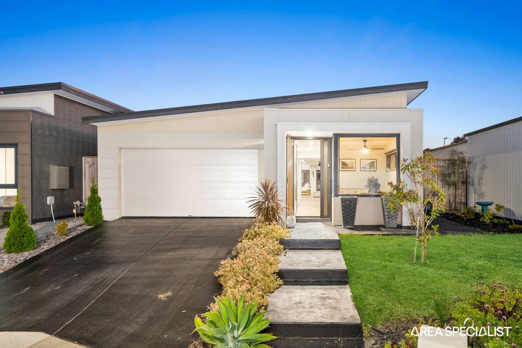 37 Freiberger Gr, Clyde North, VIC 3978