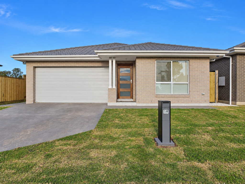 19 Starcevich St, Airds, NSW 2560