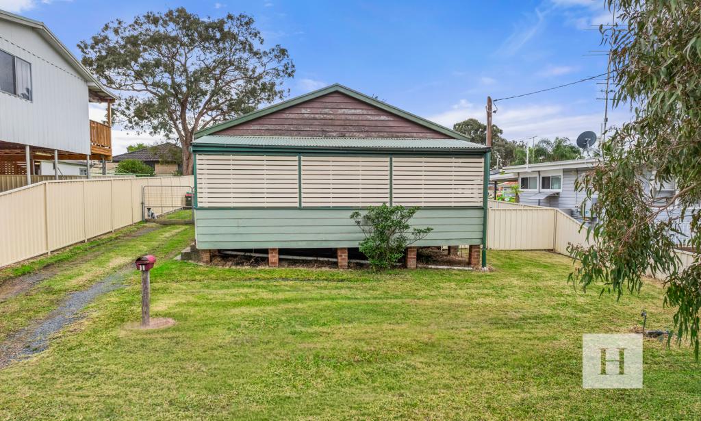 11 Melrose Ave, Gorokan, NSW 2263