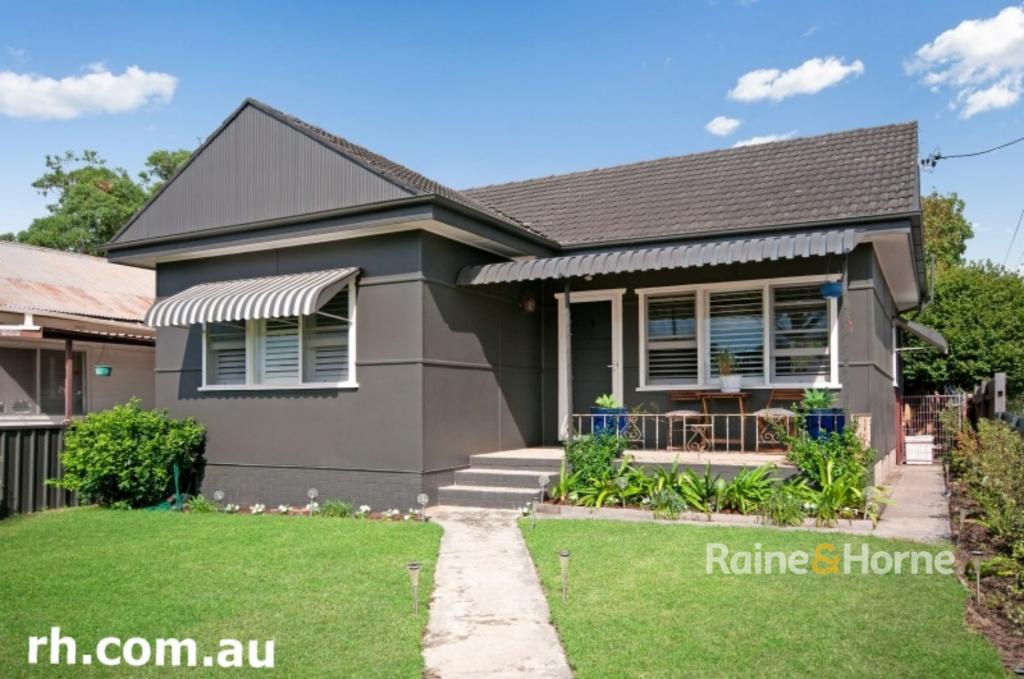 251 Trafalgar Ave, Umina Beach, NSW 2257