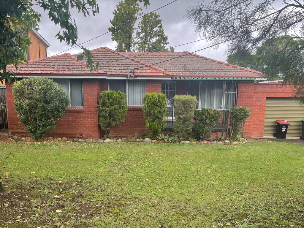 92 Denman Rd, Georges Hall, NSW 2198