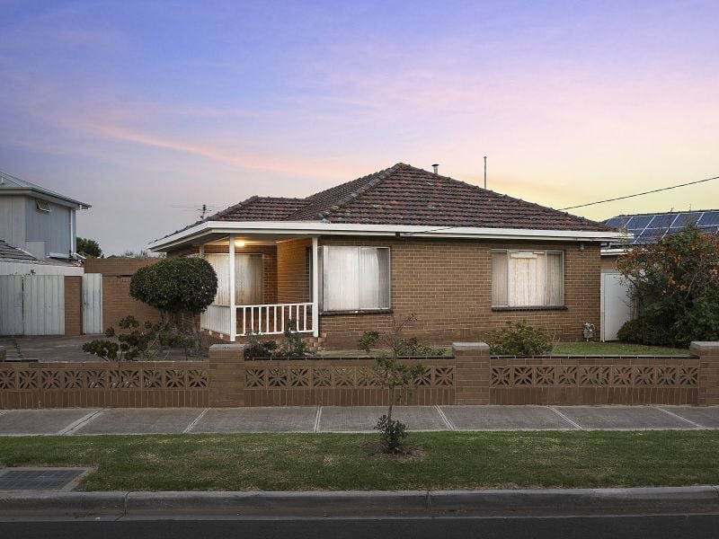 2 FRANK ST, SUNSHINE WEST, VIC 3020