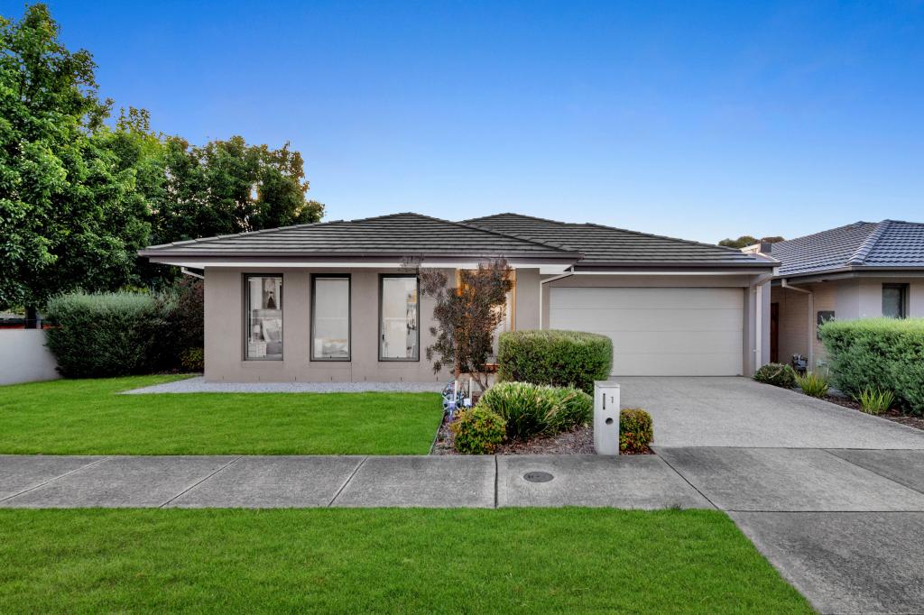 1 Greenside Cct, Sandhurst, VIC 3977