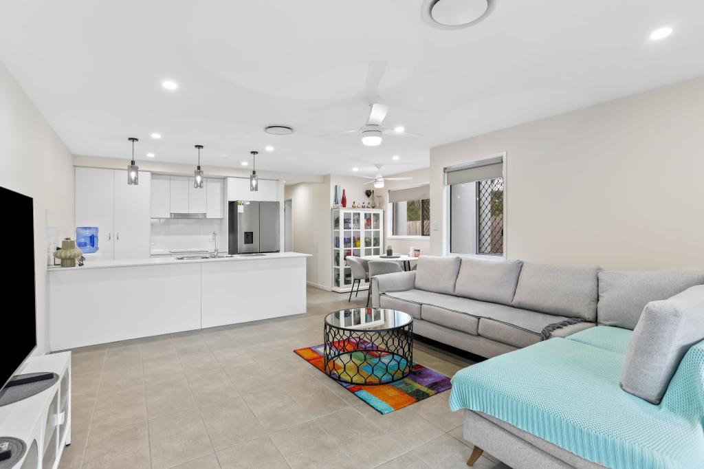 1/8 Bundy Ct, Pimpama, QLD 4209