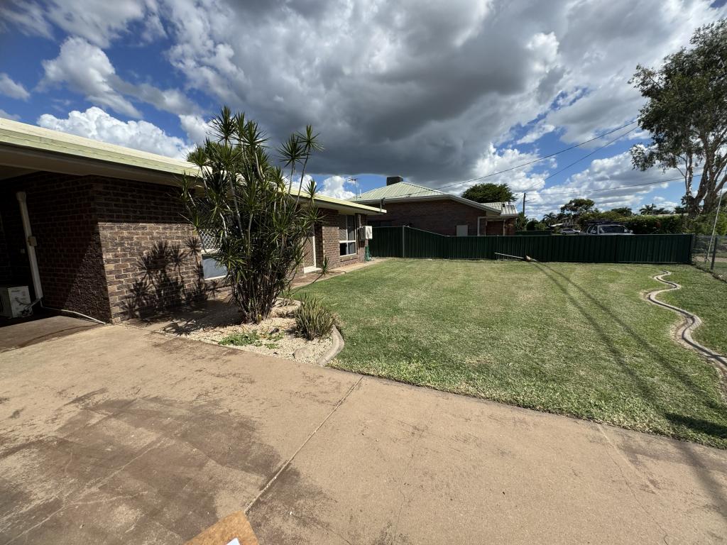 4 Edmonston Dr, Emerald, QLD 4720
