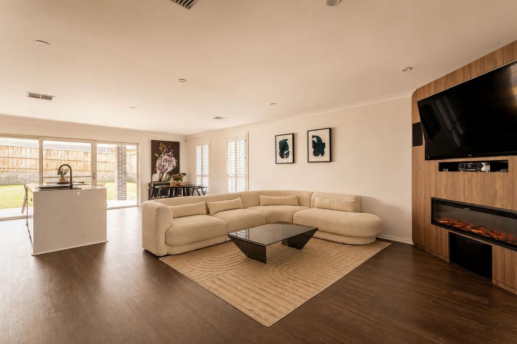 2/18 Angophora Ave, Kingswood, NSW 2747