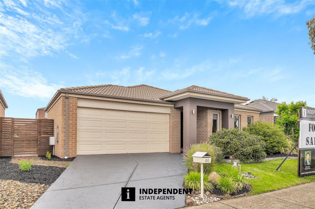 44 Lemon Gr, Cranbourne West, VIC 3977