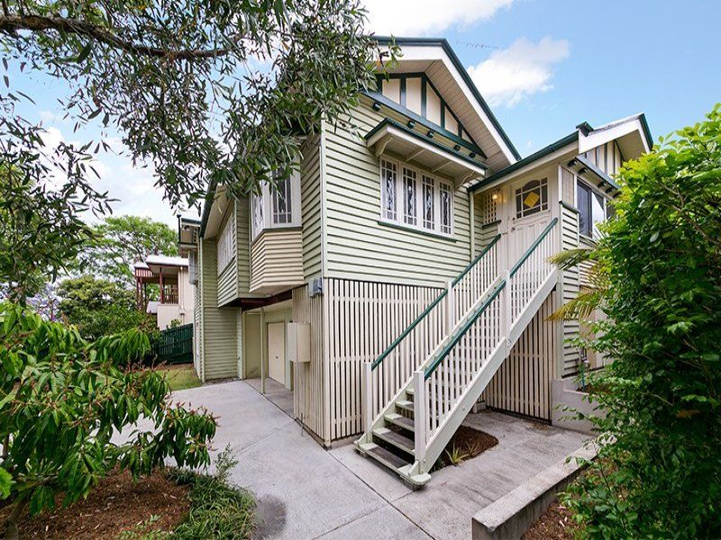 84 School Rd, Yeronga, QLD 4104