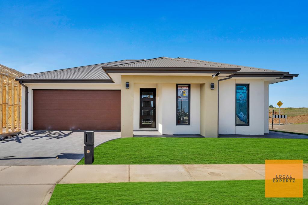 73 Northstowe Cres, Strathtulloh, VIC 3338