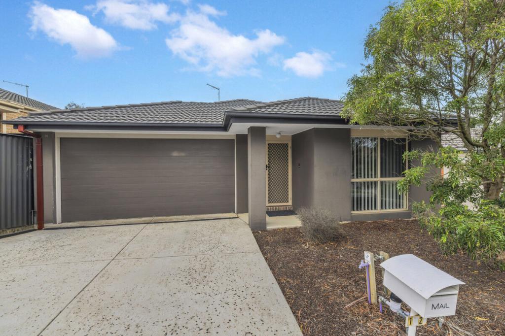 12 Taunton Dr, Pakenham, VIC 3810