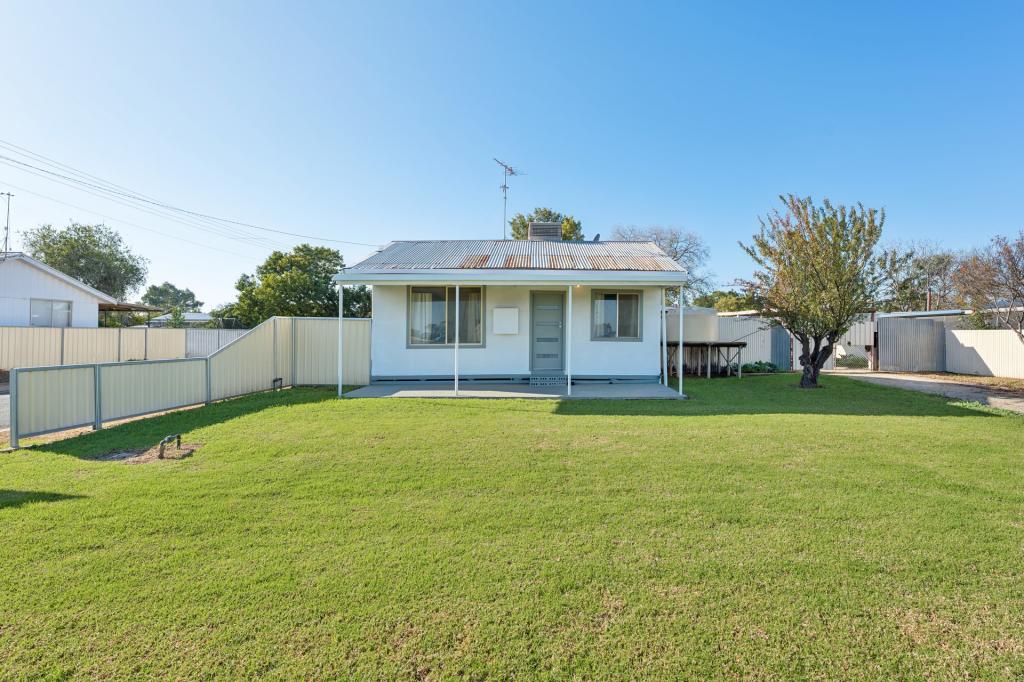 37 Cowper St, Euston, NSW 2737