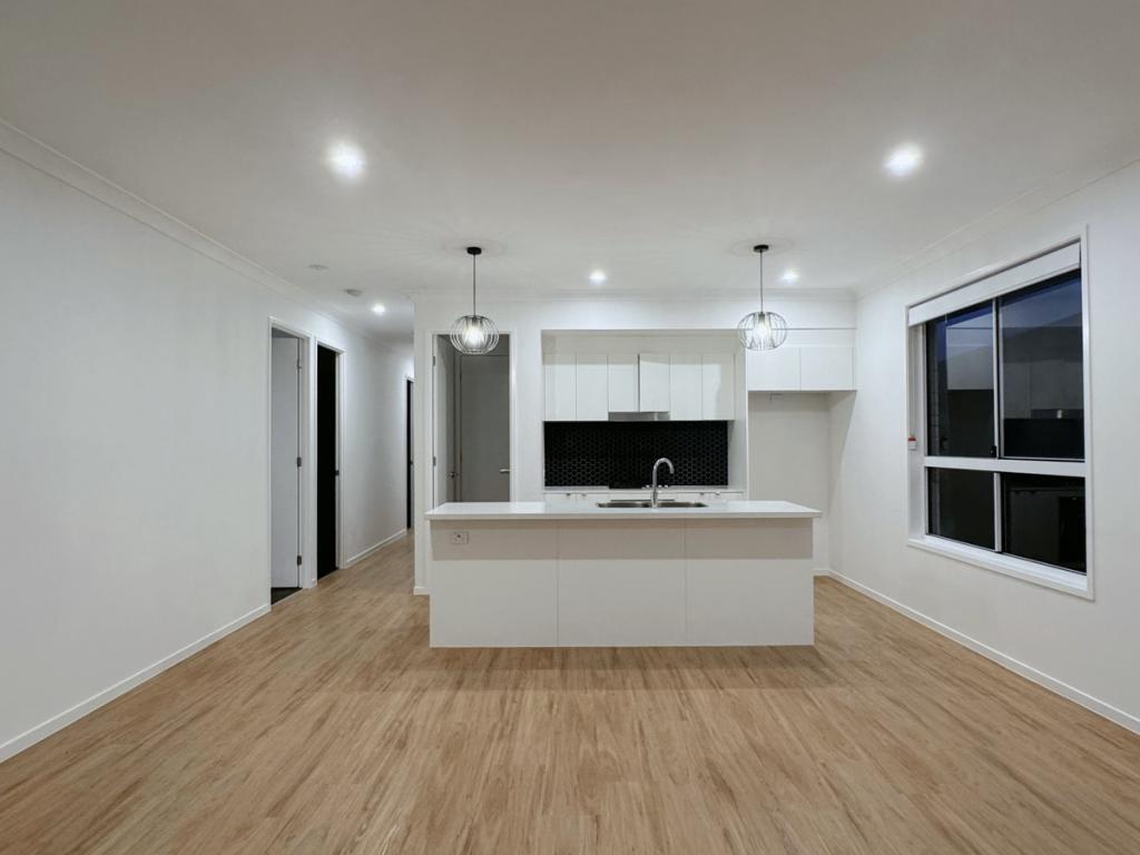 16 Lovage St, Greenbank, QLD 4124