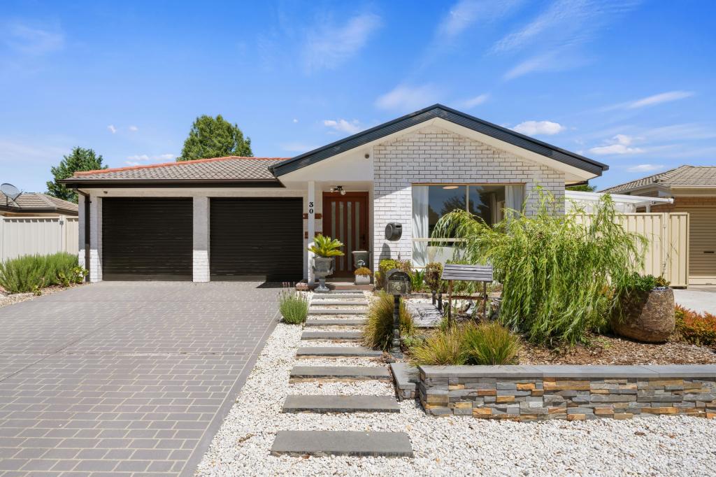 30 POLWARTH CCT, DUNLOP, ACT 2615