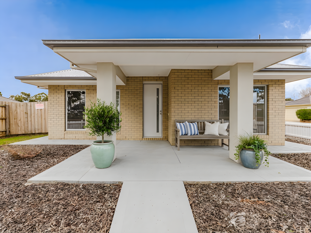 30 ST ARNAUD RD, EYNESBURY, VIC 3338