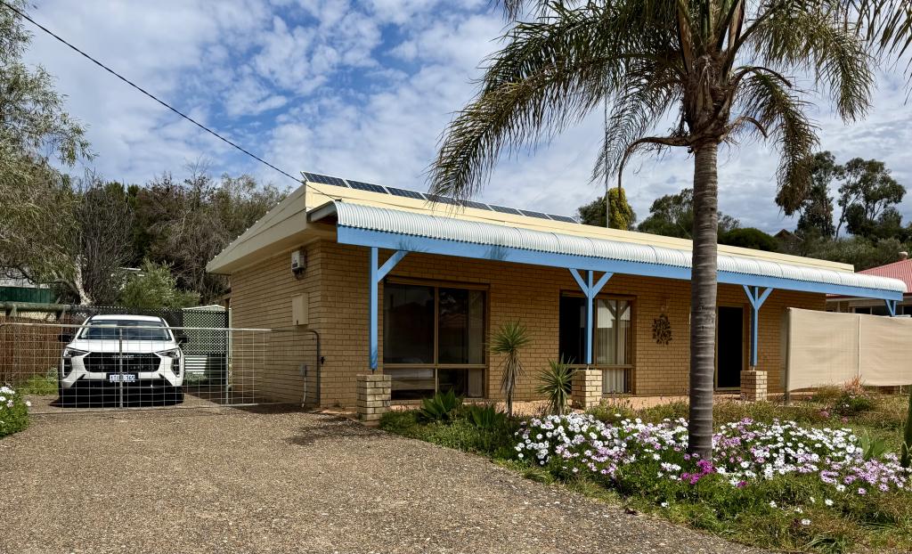 9 Yalgorup Ct, Preston Beach, WA 6215