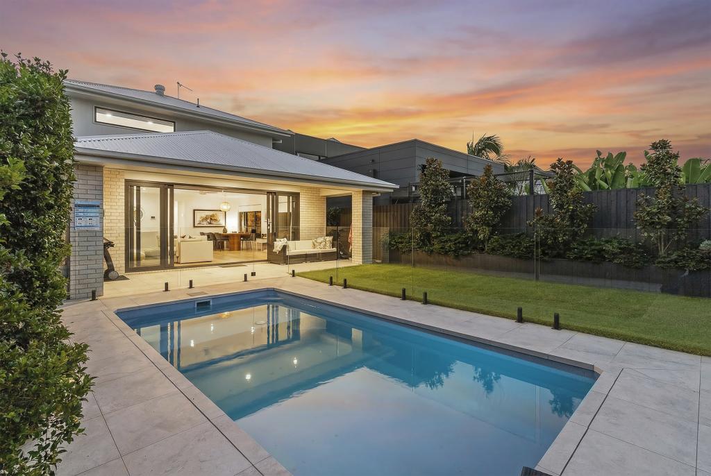 91 Albion Ave, Miami, QLD 4220