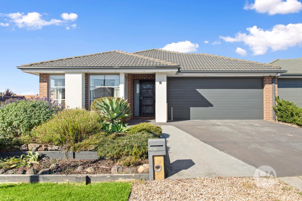 16 Eman Tce, Hastings, VIC 3915