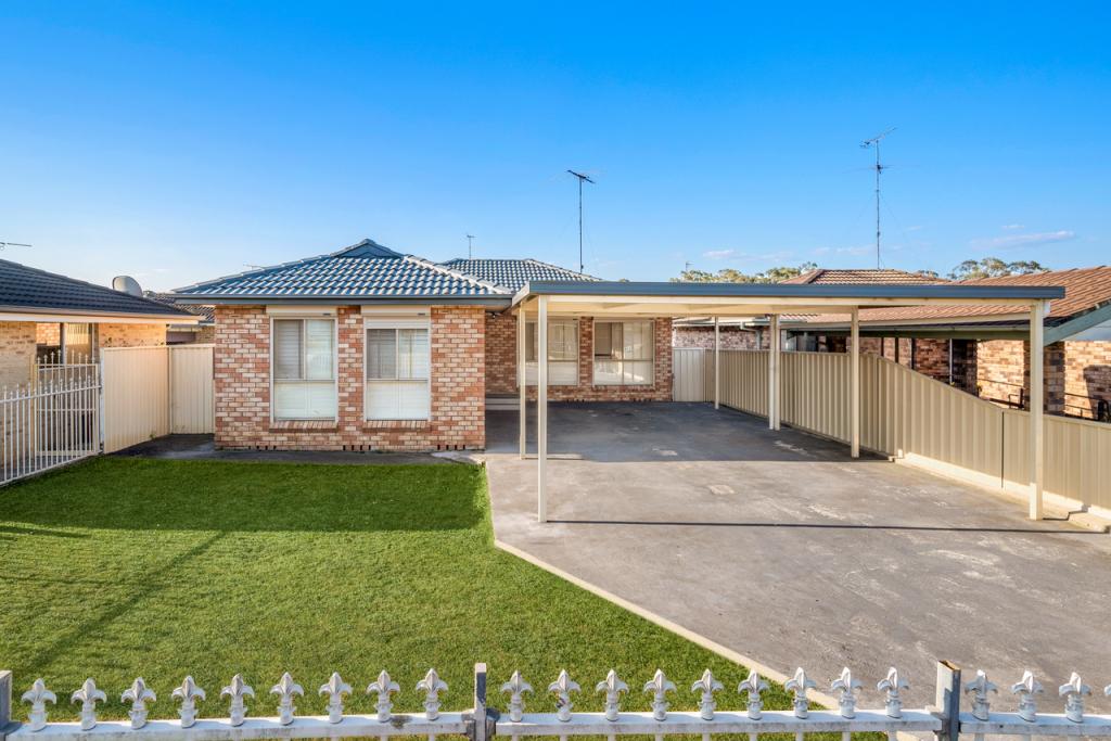 8 Robson Cres, St Helens Park, NSW 2560