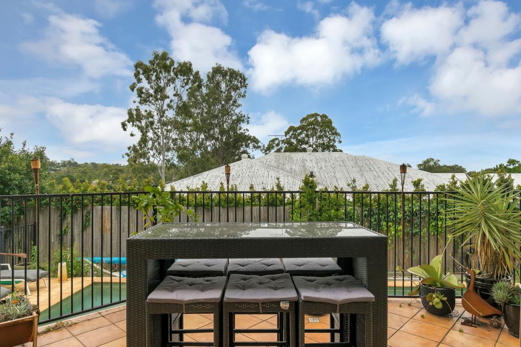 11 Scenic Rd, Kenmore, QLD 4069