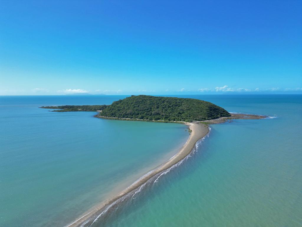 1 Little Green Island, Shoal Point, QLD 4750