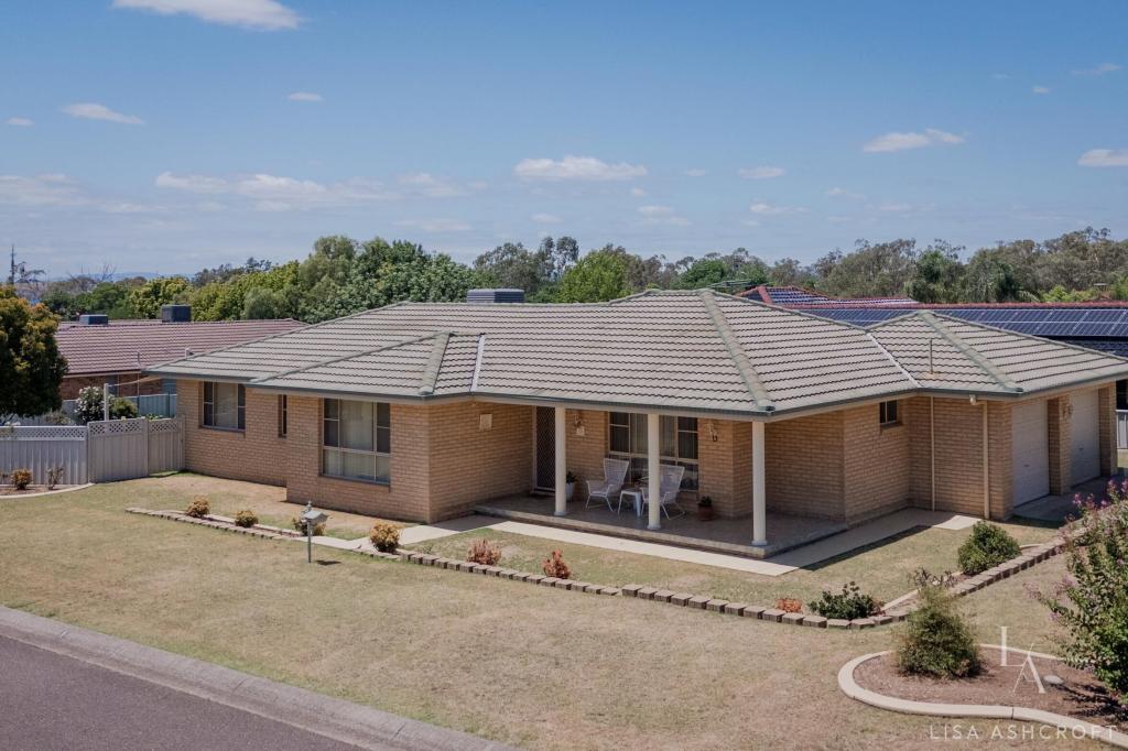 27 Banjos Cct, Hillvue, NSW 2340