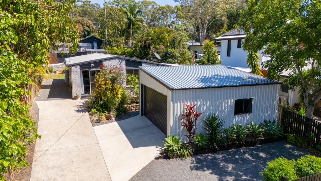 12 Pines Ave, Cooroibah, QLD 4565