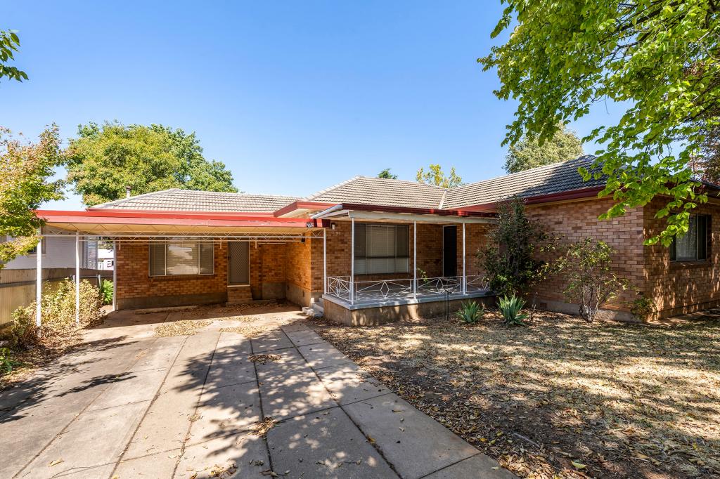 93 Meadow St, Kooringal, NSW 2650