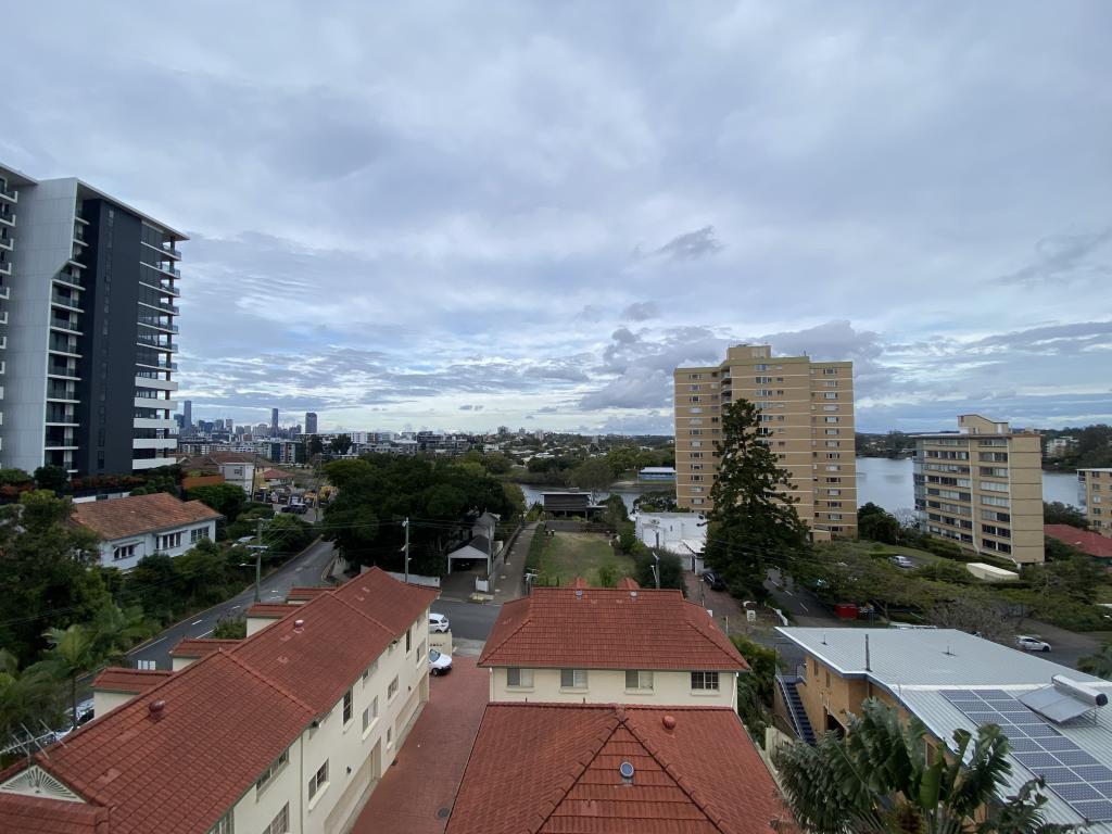 11/44 BENSON ST, TOOWONG, QLD 4066