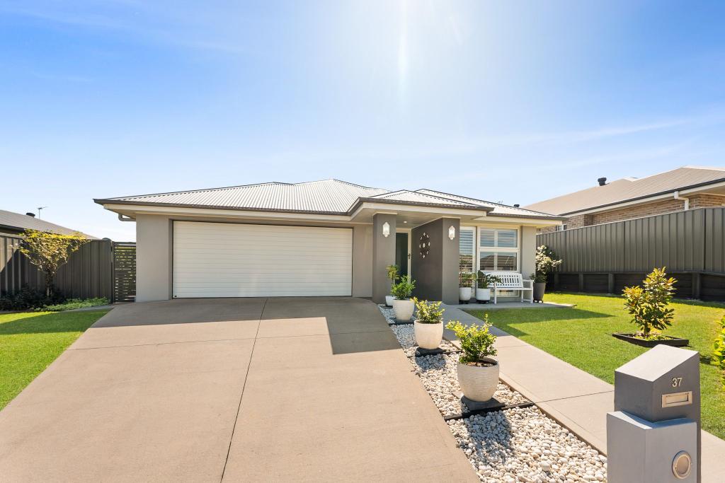 37 PEACHEY CCT, KARUAH, NSW 2324
