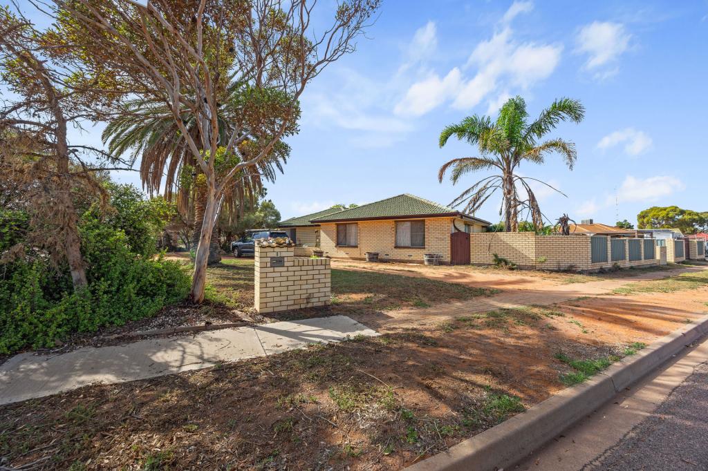 8 Abraham Dr, Whyalla Stuart, SA 5608