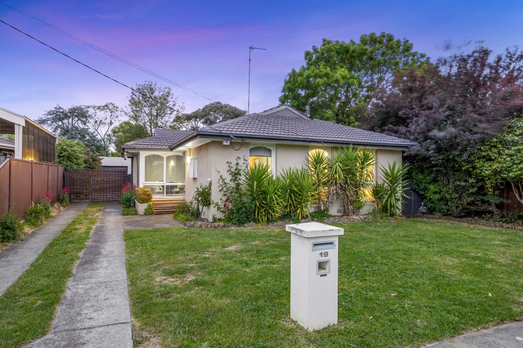 19 Edgar St, Wendouree, VIC 3355