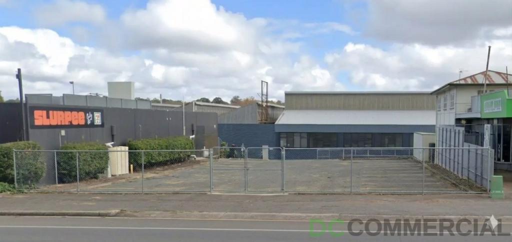 221 RUTHVEN ST, NORTH TOOWOOMBA, QLD 4350